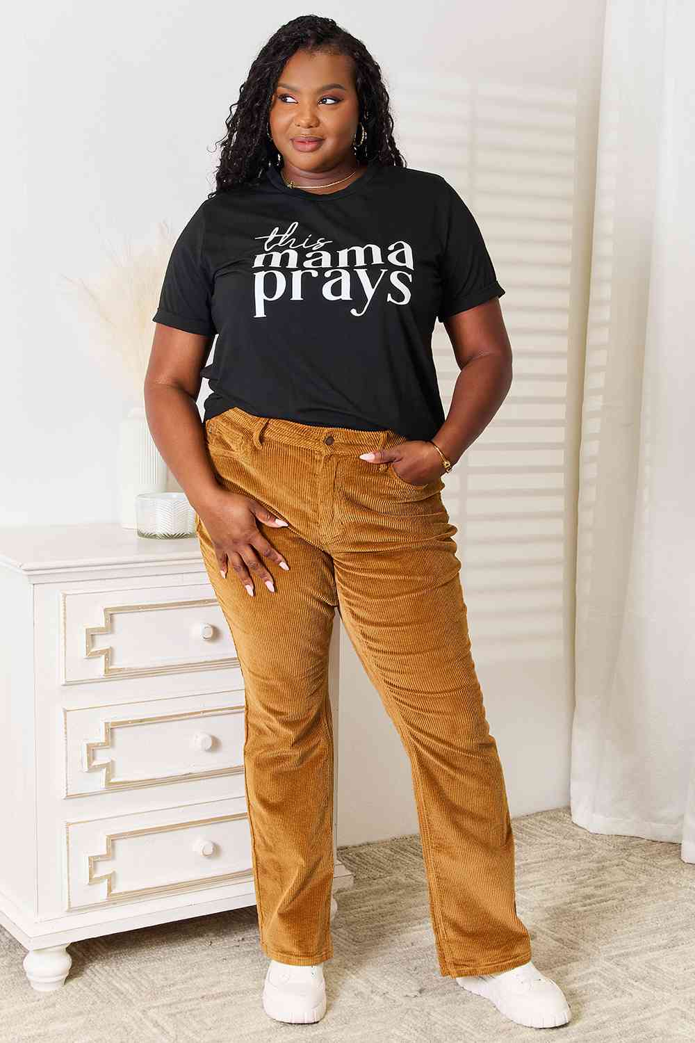 Simply Love THIS MAMA PRAYS Graphic T-Shirt - Posh Country Lifestyle Marketplace